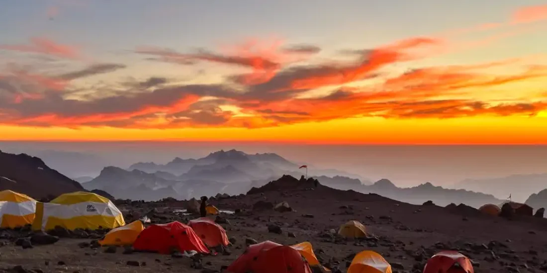 Unique Campsites – Stay at iconic base camps like Plaza de Mulas and Confluencia, with a vibrant international climbing community.
