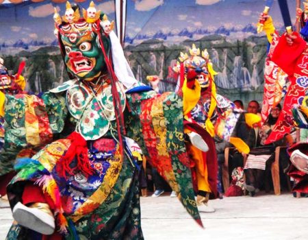 Sherpa Culture and Villages – Immerse yourself in the rich culture of the Sherpa people, visiting traditional villages, monasteries, and experiencing their warm hospitality.