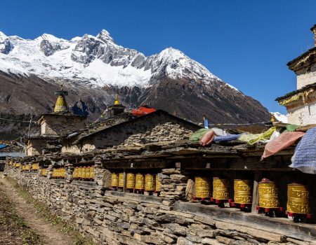 Rich Cultural Experience – Explore traditional villages influenced by Tibetan culture, visit ancient monasteries, and interact with local communities.
